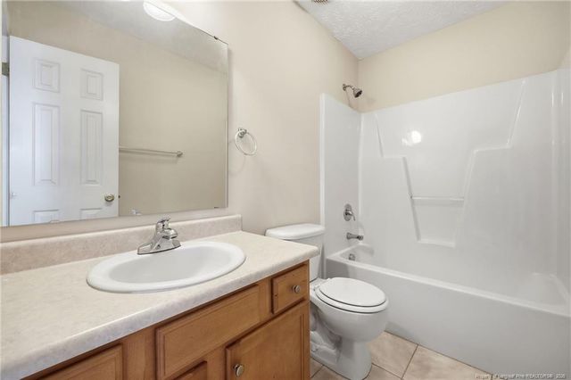 1114 Thistle Gold Drive, Hope Mills, NC 28348