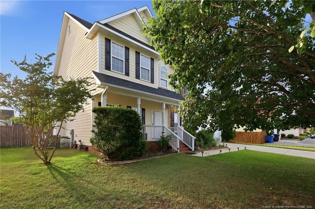1114 Thistle Gold Drive, Hope Mills, NC 28348