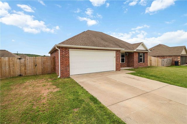 1381 General Fagan Drive, Prairie Grove, AR 72753