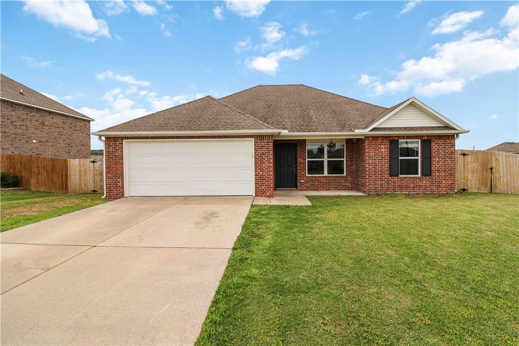 1381 General Fagan Drive, Prairie Grove, AR 72753