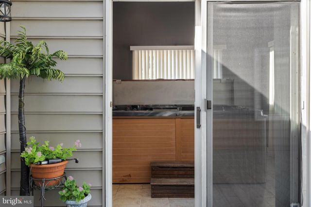 2404 HOOPERS ISLAND RD, Fishing Creek, MD 21634