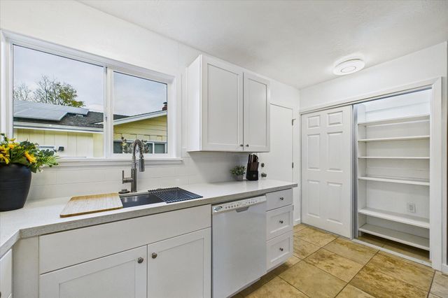 1004 Holly Lane, Fortuna, CA 95540