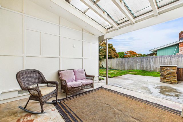 1004 Holly Lane, Fortuna, CA 95540