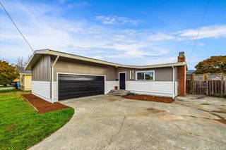 1004 Holly Lane, Fortuna, CA 95540