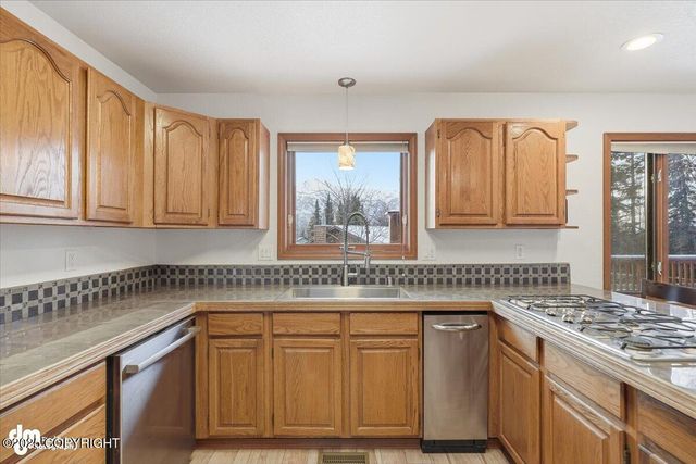 10220 Silvertip Circle, Eagle River, AK 99577