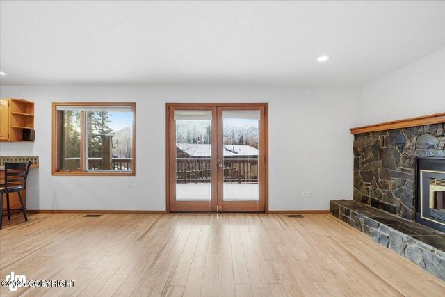 10220 Silvertip Circle, Eagle River, AK 99577