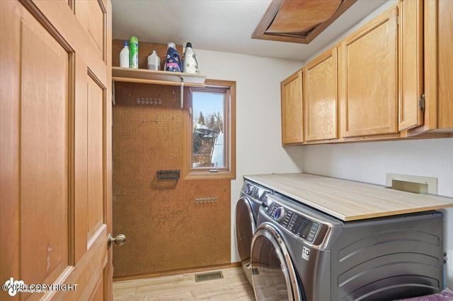 10220 Silvertip Circle, Eagle River, AK 99577