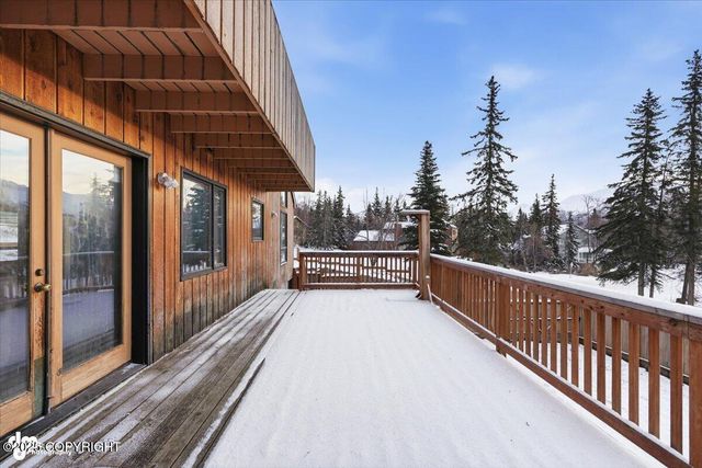 10220 Silvertip Circle, Eagle River, AK 99577