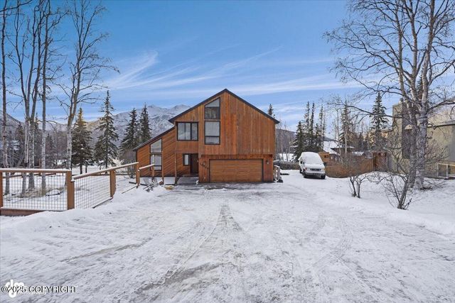 10220 Silvertip Circle, Eagle River, AK 99577