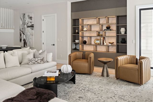 16 Dorcar Rd, Newton, MA 02467