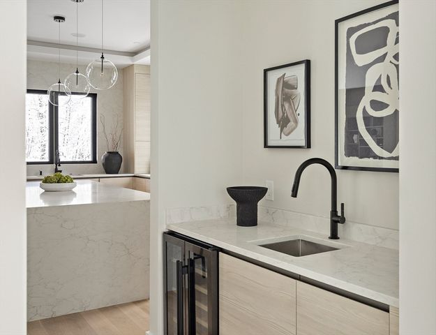 16 Dorcar Rd, Newton, MA 02467