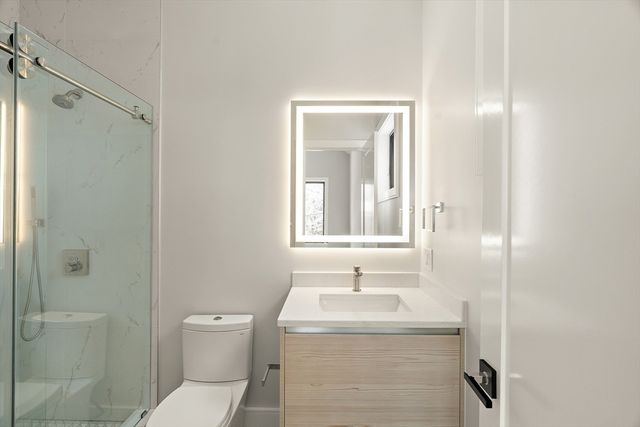 16 Dorcar Rd, Newton, MA 02467