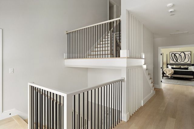 16 Dorcar Rd, Newton, MA 02467