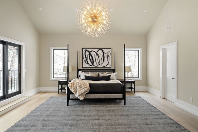 16 Dorcar Rd, Newton, MA 02467