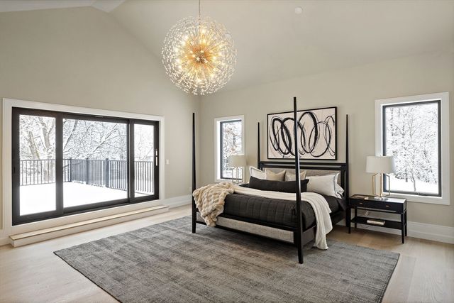 16 Dorcar Rd, Newton, MA 02467