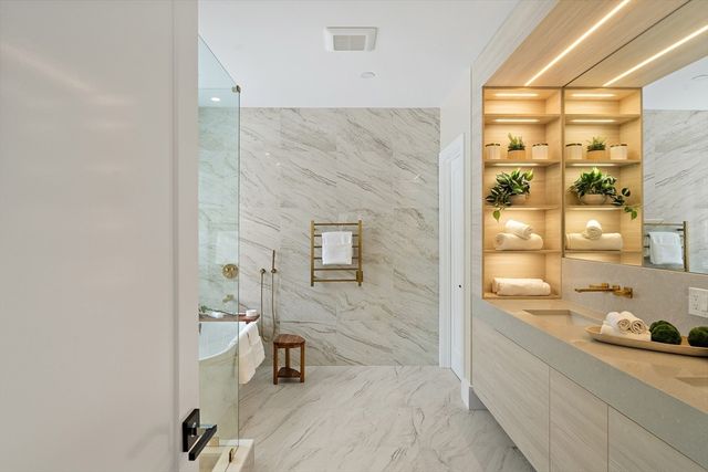 16 Dorcar Rd, Newton, MA 02467