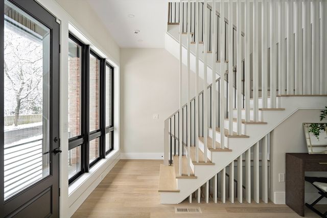 16 Dorcar Rd, Newton, MA 02467