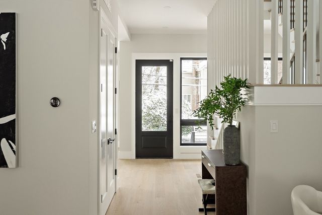 16 Dorcar Rd, Newton, MA 02467