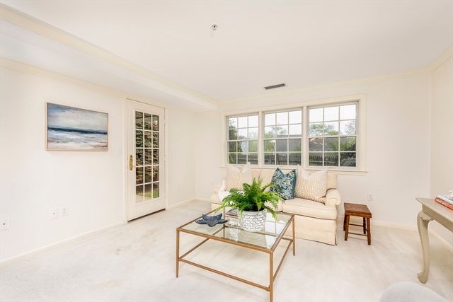 20 America Way 1, Salem, MA 01970