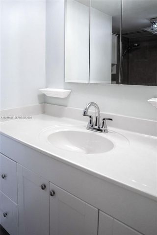 1600 S Ocean Dr 17D, Hollywood, FL 33019