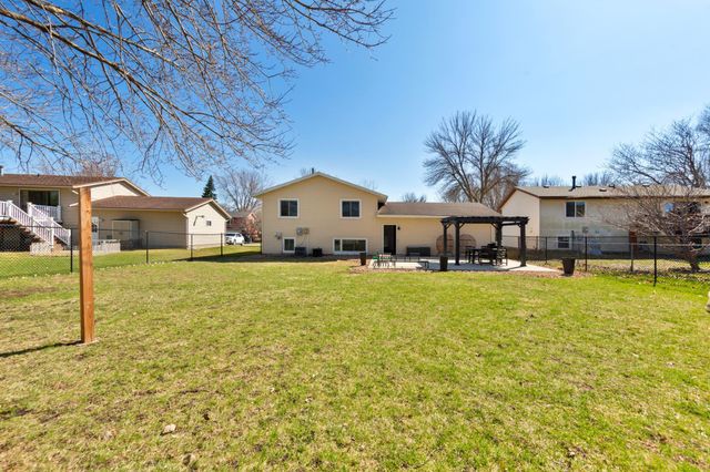 1117 Eastgate Road, Albert Lea, MN 56007