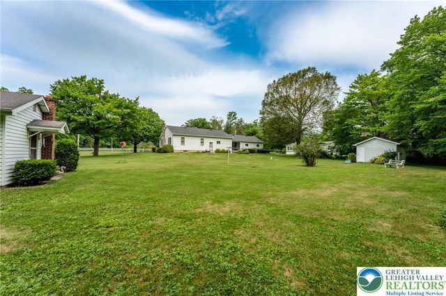 4037 Mountain View Drive, Lehigh Twp, PA 18088