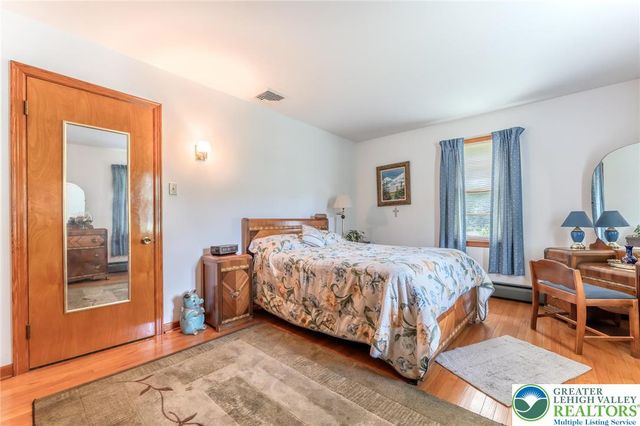 4037 Mountain View Drive, Lehigh Twp, PA 18088