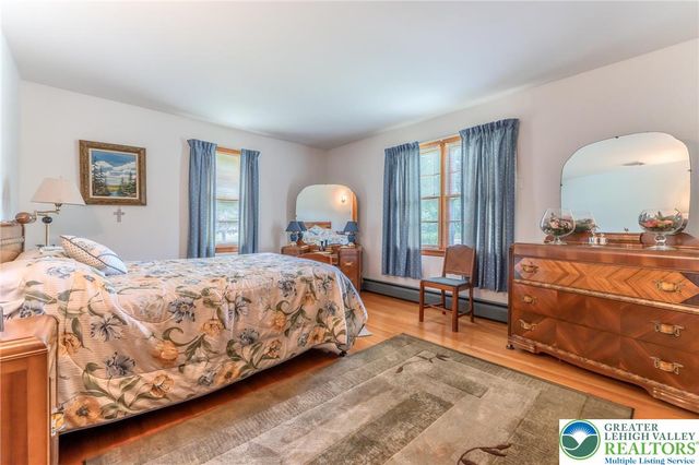 4037 Mountain View Drive, Lehigh Twp, PA 18088