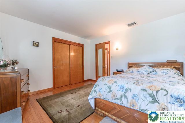 4037 Mountain View Drive, Lehigh Twp, PA 18088