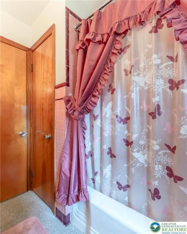 4037 Mountain View Drive, Lehigh Twp, PA 18088