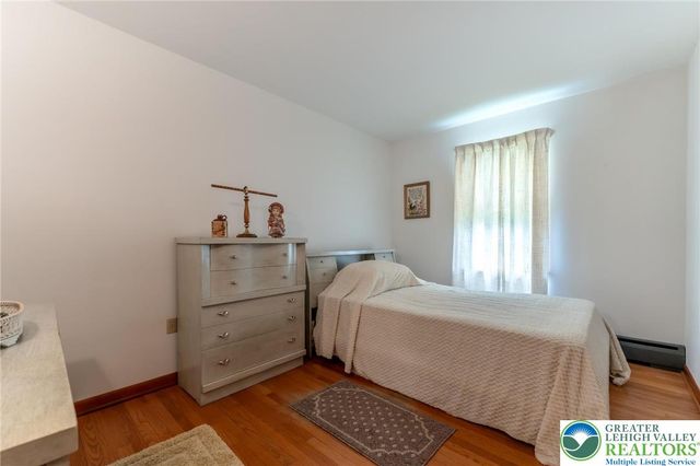 4037 Mountain View Drive, Lehigh Twp, PA 18088