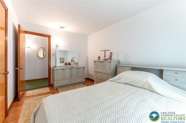 4037 Mountain View Drive, Lehigh Twp, PA 18088