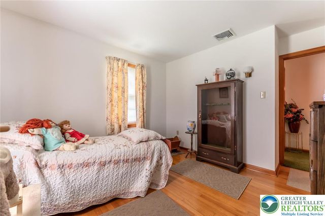4037 Mountain View Drive, Lehigh Twp, PA 18088
