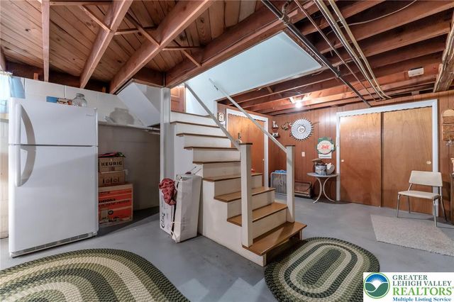 4037 Mountain View Drive, Lehigh Twp, PA 18088