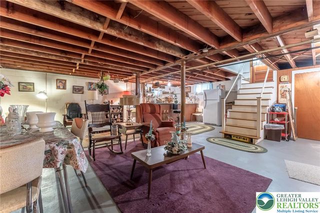 4037 Mountain View Drive, Lehigh Twp, PA 18088