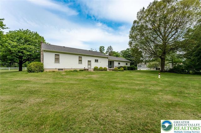 4037 Mountain View Drive, Lehigh Twp, PA 18088