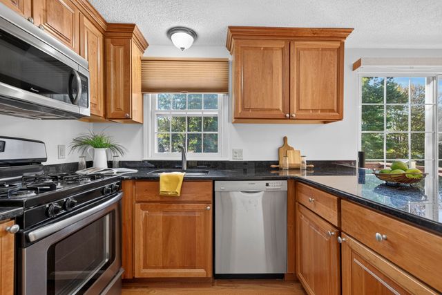 67 Cannongate III Road, Nashua, NH 03063
