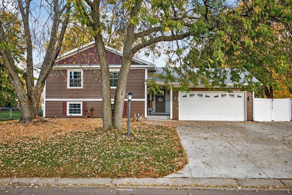 14696 Dory Court, Apple Valley, MN 55124