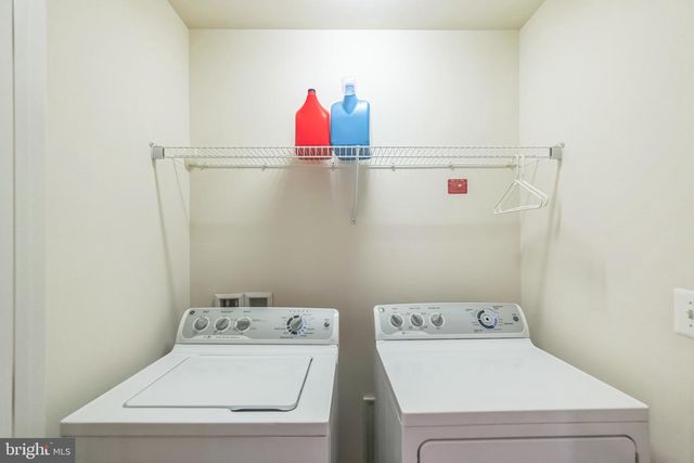 42385 TRELLIS SQ, Brambleton, VA 20148