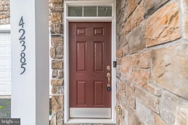 42385 TRELLIS SQ, Brambleton, VA 20148