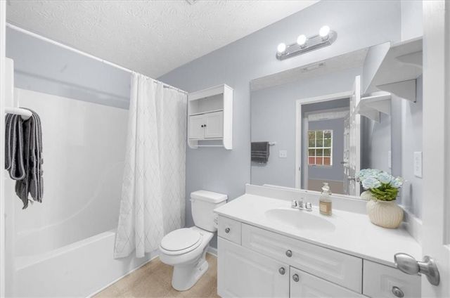 4612 Beacon Ridge Lane, Flowery Branch, GA 30542