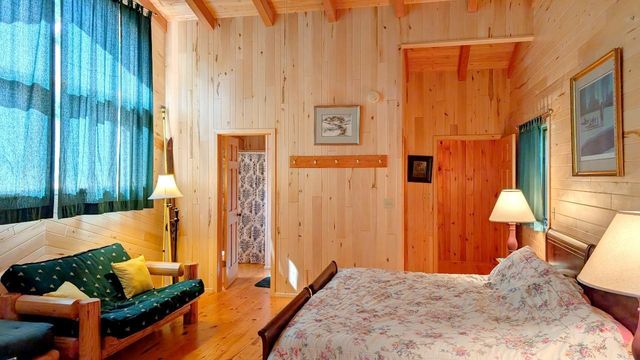 8884 Raps Road, Cook, MN 55723