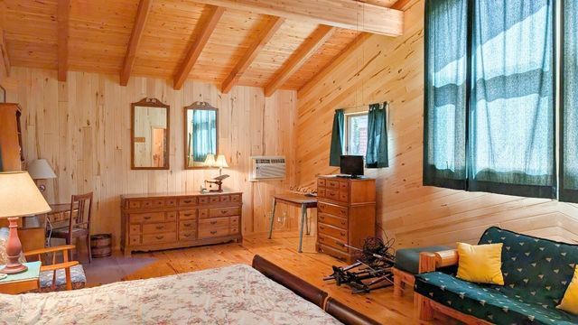 8884 Raps Road, Cook, MN 55723