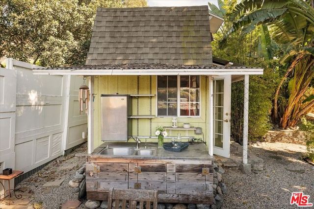2123 Branden Street, Los Angeles, CA 90026