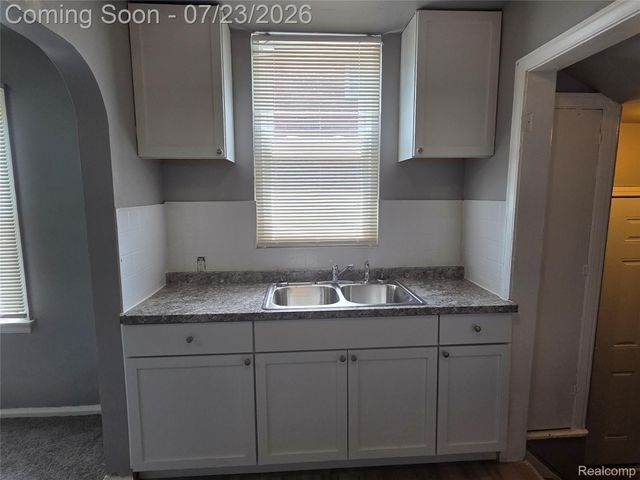 11591 Roxbury Street, Detroit, MI 48224