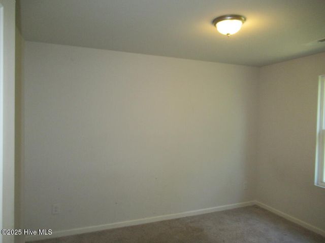 2100 Deerwood Lane, Kinston, NC 28504