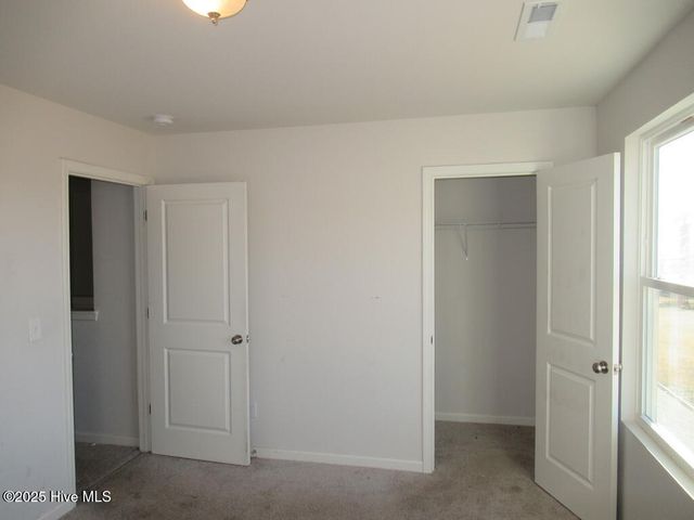 2100 Deerwood Lane, Kinston, NC 28504