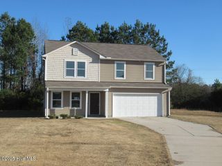 2100 Deerwood Lane, Kinston, NC 28504