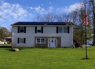 184 Quaker Street, Wallkill, NY 12589