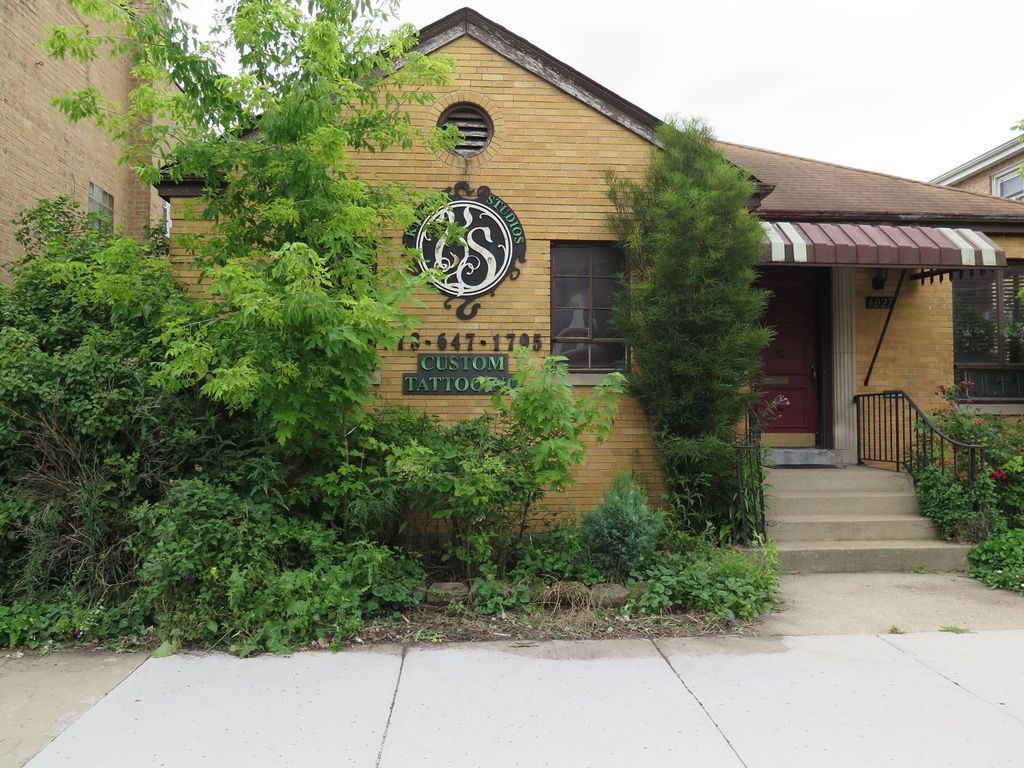 6027 W Addison Street, Chicago, IL 60634
